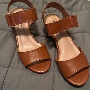 Women’s sandals